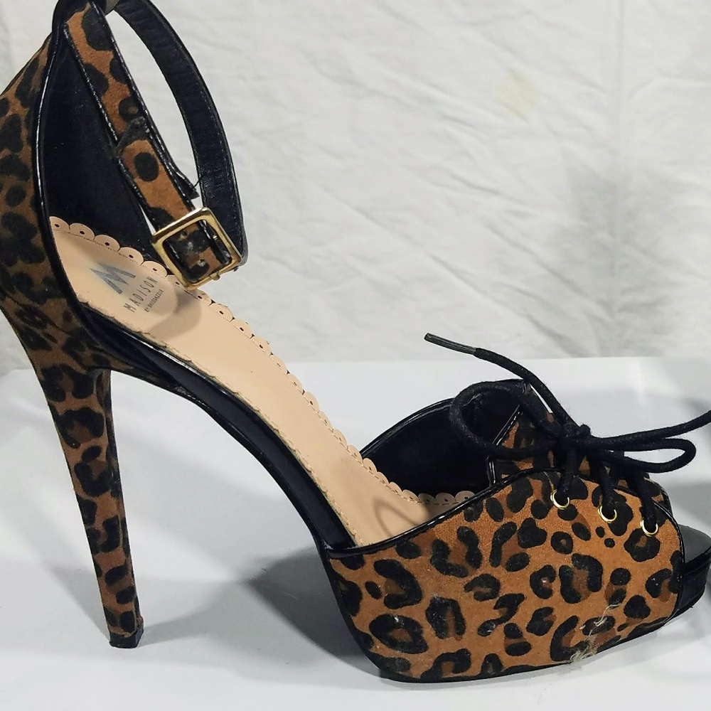 Madison Leopard Print Peep Toe Pump, Sz9, Strap